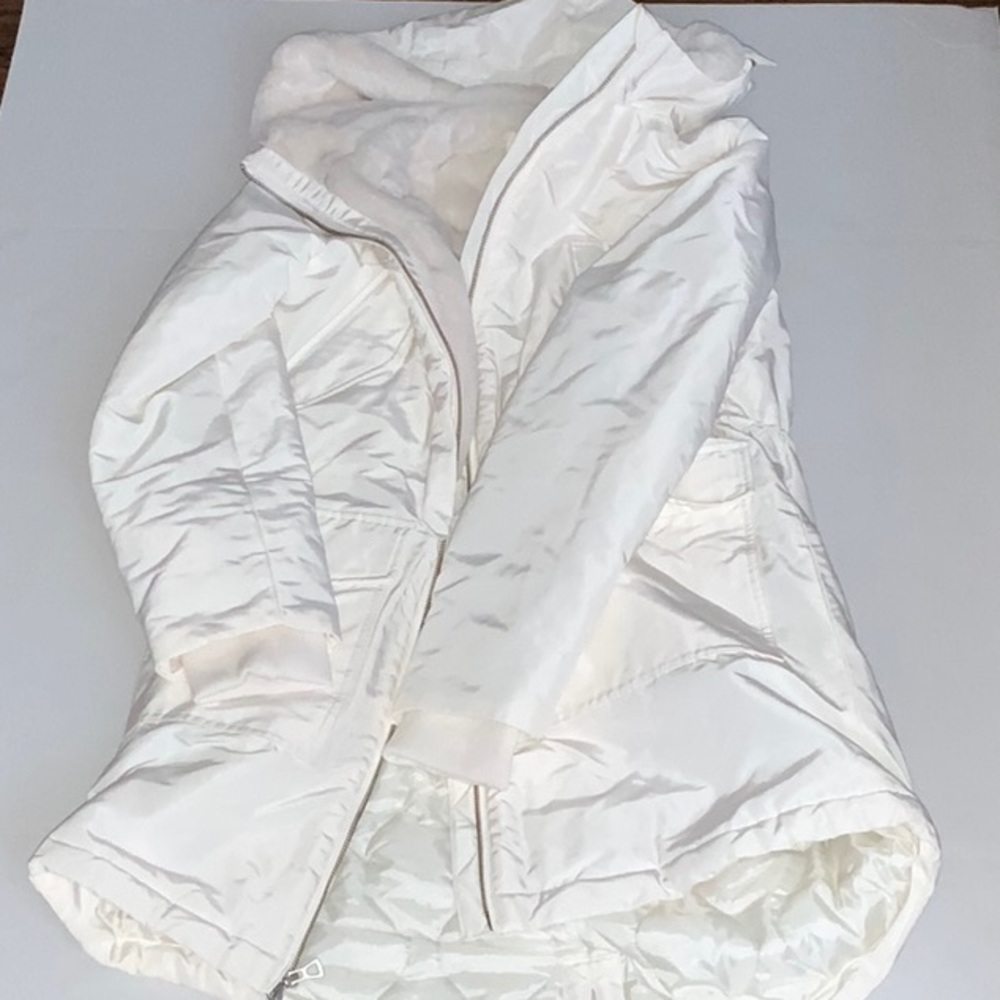 GAP White Puffer Jacket
